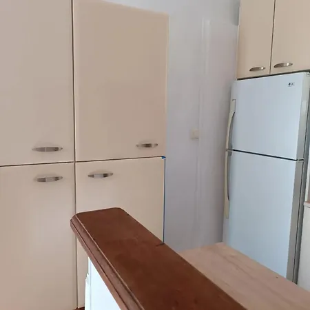 アパート Spacieux A De 75 M² Lézignan-Corbières