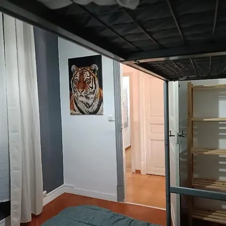 Apartmán Appartement spacieux à Lézignan-Corbières de 75 m² *